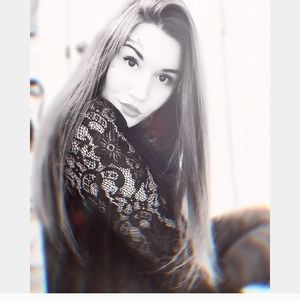 Meet your Posher, Cleo